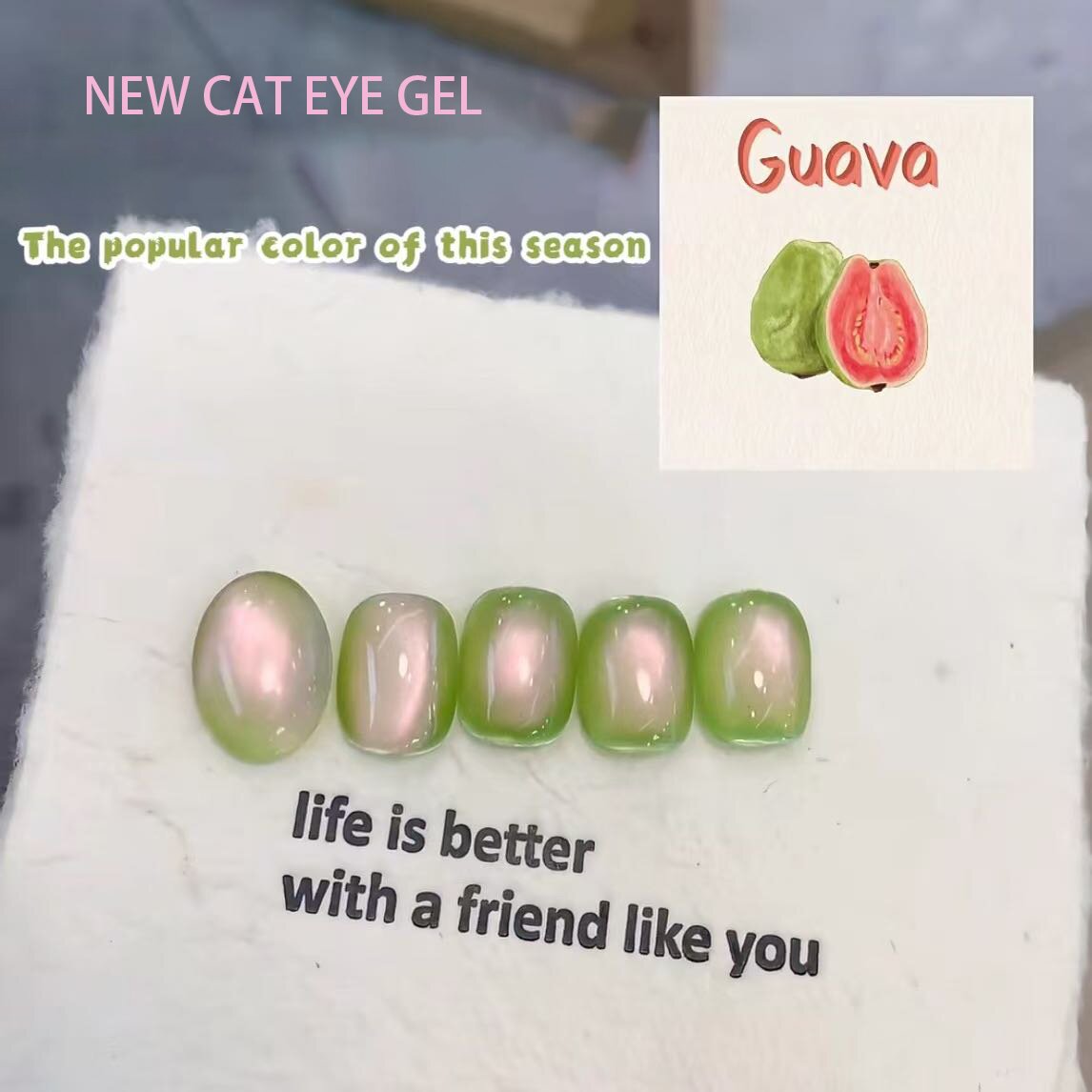 A Guava-ihlette macska szemgél lengyel körömben középpontjában áll